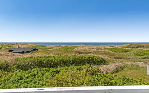 Mielikki - 200M from the Sea: Huis, Huis, Deur, Dak, Verblijf, Landgoed, Tuin, Schaduw, Siding, Werf