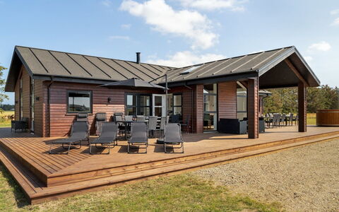 Moreen - 1.5Km from the Sea: Hout, Dak, Huis, Siding, Huis, Verblijf, Landgoed, Garden Gebouwen, Boerderij, Veranda