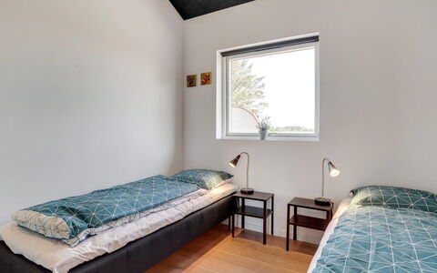 Moreen - 1.5Km from the Sea: Muur, Hout, Flooring, Verdieping, Plafond, Slaapkamer, Interieur Ontwerp, Huis, Bed, Kamer