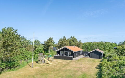 Gottfride - 922M from the Sea: Huis, Huis, Deur, Dak, Verblijf, Landgoed, Tuin, Schaduw, Siding, Werf