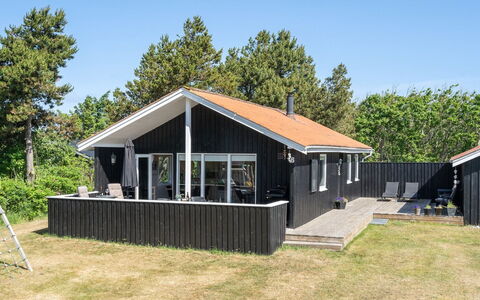 Gottfride - 922M from the Sea: Huis, Huis, Deur, Dak, Verblijf, Landgoed, Tuin, Schaduw, Siding, Werf