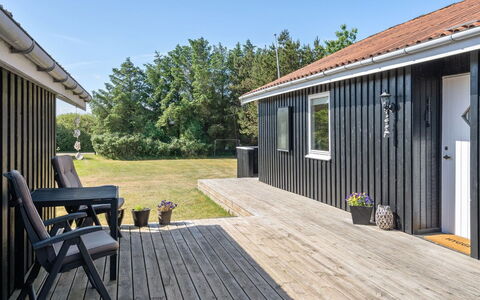 Gottfride - 922M from the Sea: Huis, Huis, Deur, Dak, Verblijf, Landgoed, Tuin, Schaduw, Siding, Werf