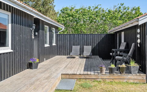 Gottfride - 922M from the Sea: Huis, Huis, Deur, Dak, Verblijf, Landgoed, Tuin, Schaduw, Siding, Werf
