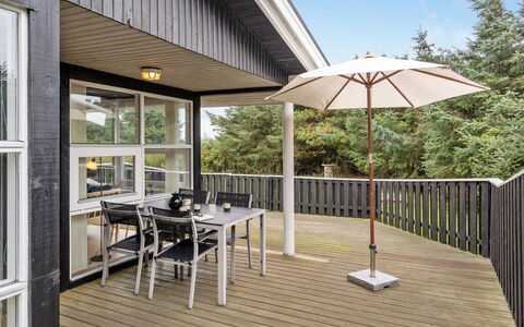 Bernadet - 425M from the Sea: Huis, Huis, Deur, Dak, Verblijf, Landgoed, Tuin, Schaduw, Siding, Werf