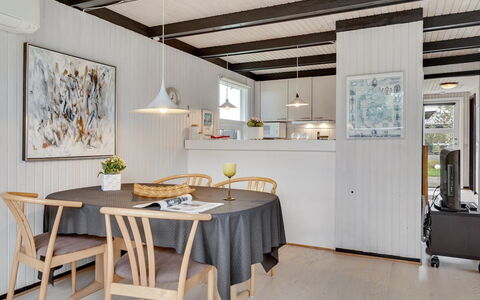 Bernadet - 425M from the Sea: Huis, Huis, Deur, Dak, Verblijf, Landgoed, Tuin, Schaduw, Siding, Werf