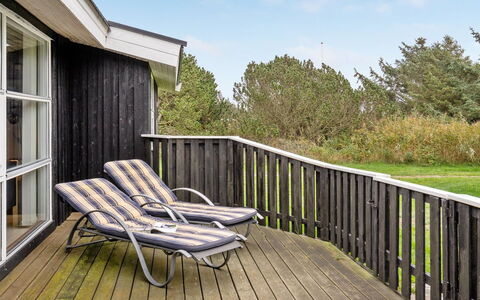 Bernadet - 425M from the Sea: Huis, Huis, Deur, Dak, Verblijf, Landgoed, Tuin, Schaduw, Siding, Werf