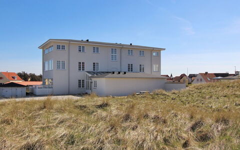 Lenaya - 75M from the Sea: Venster, Facade, Architectuur, Woongebied, Huis, Land Lot, Schuifraam, Landgoed, Daylighting, Gips