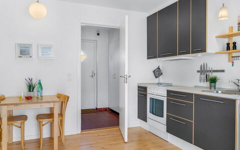 Adla - 450M from the Sea: Flooring, Houten Vloer, Interieur Ontwerp, Meubilair, Verdieping, Hout, Toestel Van De Keuken, Major Appliance, Keuken, Laminaatvloer