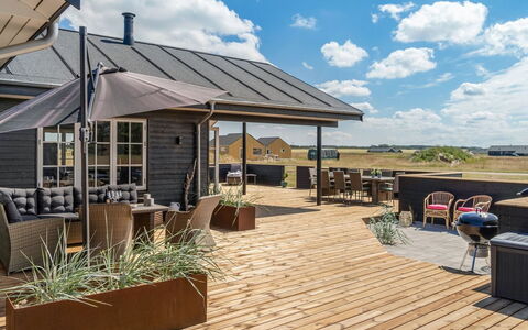 Taija - 1.5Km from the Sea: Huis, Huis, Dak, Woongebied, Verblijf, Landgoed, Boerderij, Gazon, Landscaping, Siding