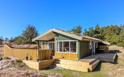 Taina - 1.1Km from the Sea: Huis, Huis, Deur, Dak, Verblijf, Landgoed, Tuin, Schaduw, Siding, Werf