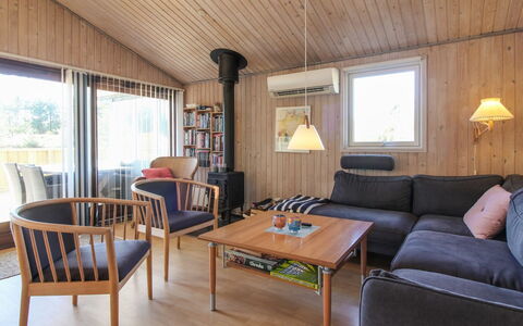 Taina - 1.1Km from the Sea: Huis, Huis, Deur, Dak, Verblijf, Landgoed, Tuin, Schaduw, Siding, Werf