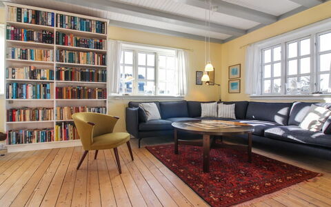 Fania - 200M from the Sea: Meubilair, Interieur Ontwerp, Flooring, Verdieping, Bankstel, Houten Vloer, Hout, Plafond, Woonkamer, Huis