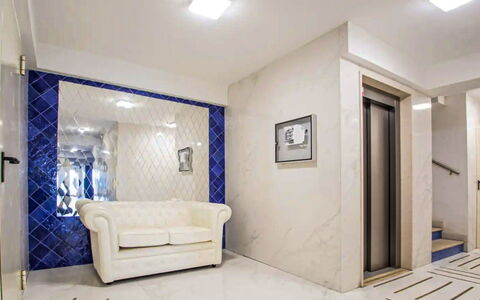 Perla Blu Vistamare: Eigendom, Azure, Hout, Interieur Ontwerp, Comfort, Gebouw, Flooring, Verdieping, Fotolijst