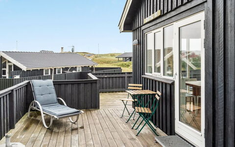 Helma - 200M from the Sea: Hout, Huis, Verblijf, Huis, Dak, Landelijk Gebied, Siding, Blokhut, Garden Gebouwen, Hardwood