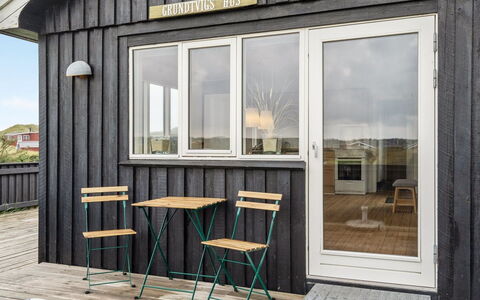Helma - 200M from the Sea: Hout, Huis, Verblijf, Huis, Dak, Landelijk Gebied, Siding, Blokhut, Garden Gebouwen, Hardwood