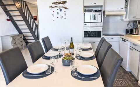 Terre Marine: Meubilair, Buitenmeubels, Stoel, Tuin, Beits, Gazon, Hardwood, Schaduw, Backyard