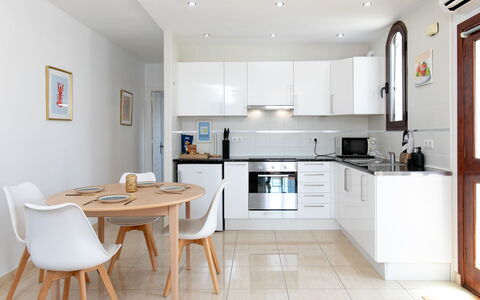 Perla del Mar: Meubilair, Interieur Ontwerp, Keuken, Flooring, Countertop, Verdieping, Toestel Van De Keuken, Major Appliance, Hout, Cabinetry