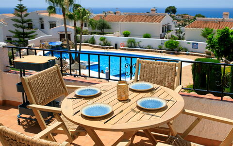 Perla del Mar: Meubilair, Buitenmeubels, Stoel, Toevlucht, Schaduw, Balkon, Zwembad, Eco Hotel, Hotel, Kamerplant