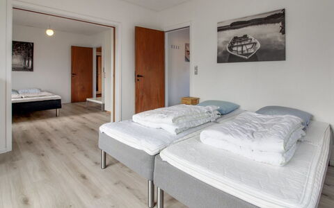 Solmaz - 3.5Km from the Sea: Muur, Bed, Slaapkamer, Flooring, Meubilair, Verdieping, Hout, Interieur Ontwerp, Laken, Bedding