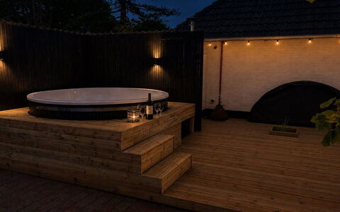 Solmaz - 3.5Km from the Sea: Bad, Loodgieterswerkinrichting, Verlichting, Samengesteld Materiaal, Jacuzzi, Badkamer, Ontwerp, Loodgieter, Fotografie Van Het Stilleven