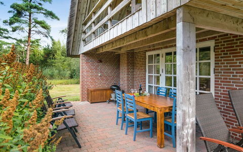 Ariela - 1.1Km from the Sea: Thatching, Verblijf, Huis, Dak, Huis, Boerderij, Hut, Landgoed, Dorp