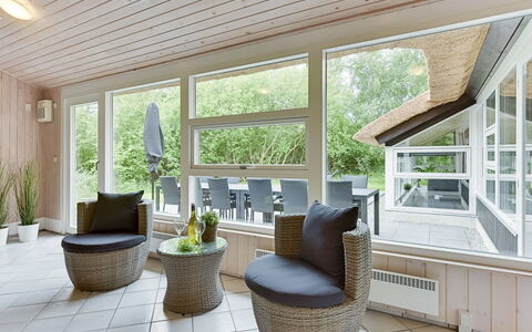 Ellanor - 1Km from the Sea: Interieur Ontwerp, Flooring, Meubilair, Verdieping, Hout, Plafond, Houten Vloer, Stoel, Kamer, Woonkamer