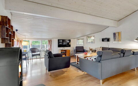 Asdis - 2.8Km from the Sea: Bankstel, Interieur Ontwerp, Meubilair, Woonkamer, Flooring, Hout, Plafond, Verdieping, Kamer