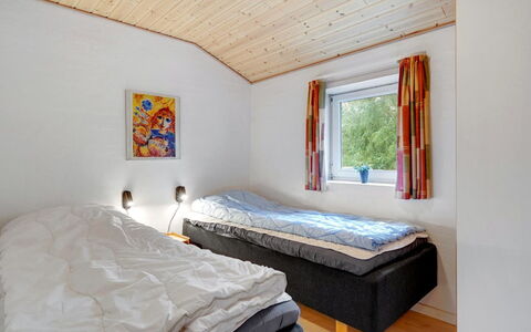 Asdis - 2.8Km from the Sea: Hout, Huis, Huis, Slaapkamer, Bed, Verblijf, Plafond, Bed Frame, Beits, Bedding