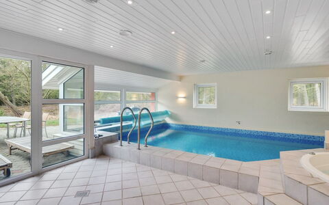 Mojag - 1Km from the Sea: Flooring, Plafond, Interieur Ontwerp, Verdieping, Zwembad, Toevlucht, Hardwood, Houten Vloer, Hotel, Ontwerp