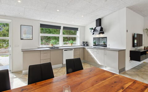 Nael - 1.6Km from the Sea: Flooring, Interieur Ontwerp, Plafond, Verdieping, Hout, Meubilair, Keuken, Lichte Inrichting, Countertop, Verlichting