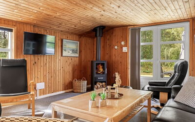 Troen - 3.8Km from the Sea