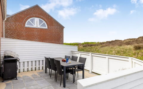 Aswith - 2.3Km from the Sea: Meubilair, Hout, Interieur Ontwerp, Flooring, Verdieping, Stoel, Kamer, Plafond, Woonkamer, Appartement
