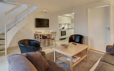 Daya - 2.3Km from the Sea: Flooring, Interieur Ontwerp, Verdieping, Meubilair, Plafond, Kamer, Bankstel, Appartement, Woonkamer