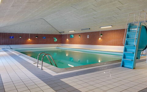 Daya - 2.3Km from the Sea: Zwembad, Samengesteld Materiaal, Toevlucht, Verdieping, Recreatiecentrum, Hotel, Tegel, Eco Hotel, Thermae, Buitenmeubels