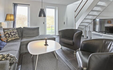 Alvild - 2.3Km from the Sea: Meubilair, Interieur Ontwerp, Flooring, Hout, Bankstel, Verdieping, Woonkamer, Plafond, Huis, Verlichting