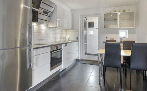 Alvild - 2.3Km from the Sea: Keuken, Flooring, Toestel Van De Keuken, Interieur Ontwerp, Meubilair, Countertop, Verdieping, Major Appliance, Plafond, Cabinetry