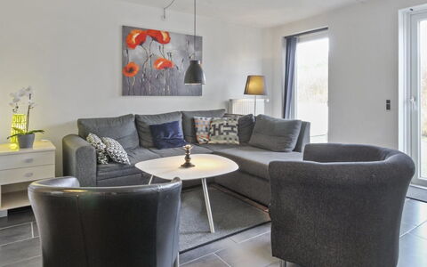 Alvild - 2.3Km from the Sea: Meubilair, Interieur Ontwerp, Bankstel, Flooring, Muur, Verdieping, Woonkamer, Plafond, Kamer, Tafel