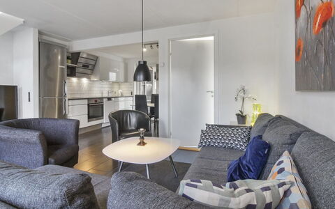 Alvild - 2.3Km from the Sea: Meubilair, Interieur Ontwerp, Bankstel, Flooring, Verdieping, Woonkamer, Kamer, Plafond, Appartement, Verlichting