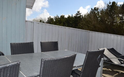 Kabbi - 2.6Km from the Sea: Gebouw, Huis, Venster, Huis, Dak, Woongebied, Struik, Verblijf, Land Lot