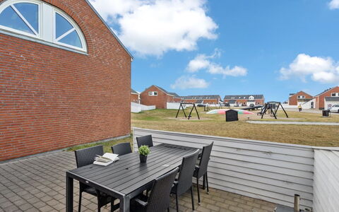 Iffuer - 2.3Km from the Sea: Meubilair, Interieur Ontwerp, Stoel, Flooring, Tafel, Toevlucht, Verdieping, Plafond, Kamer, Eco Hotel