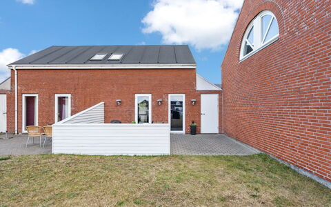 Iffuer - 2.3Km from the Sea: Meubilair, Interieur Ontwerp, Stoel, Flooring, Tafel, Toevlucht, Verdieping, Plafond, Kamer, Eco Hotel