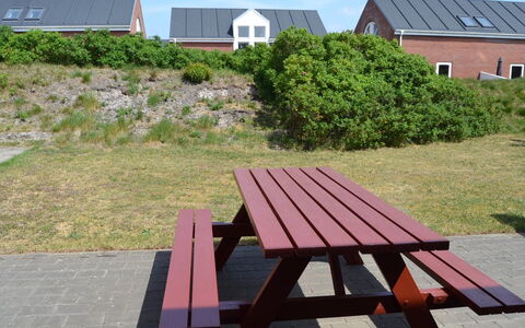 Mahena - 2.3Km from the Sea: Openluchtbank, Picknicktafel, Buitenmeubels, Buitentafel, Meubilair, Hardwood, Bank, Plank, Beits