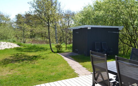 Fides - 600M from the Sea: Tuin, Backyard, Schaduw, Gazon, Garden Gebouwen, Werf, Hardwood, Outdoor Structuur, Buitenmeubels, Schuur