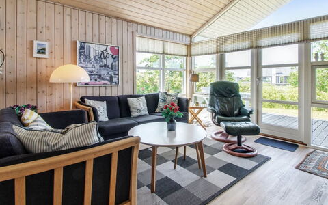Fides - 600M from the Sea: Interieur Ontwerp, Meubilair, Hout, Flooring, Plafond, Verdieping, Huis, Woonkamer, Bankstel, Deur