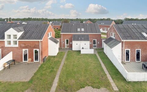 Herward - 2.3Km from the Sea: Woongebied, Dak, Voorstad, Oprit, Landgoed, Schoorsteen