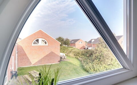 Herward - 2.3Km from the Sea: Samengesteld Materiaal, Daylighting, Glas, Schuifraam, Siding