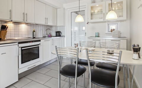Faidra - 2.5Km from the Sea: Meubilair, Interieur Ontwerp, Flooring, Keuken, Plafond, Toestel Van De Keuken, Countertop, Verdieping, Stoel, Lichte Inrichting