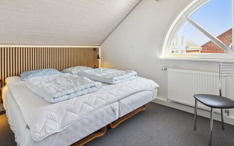 Faidra - 2.5Km from the Sea: Bed, Slaapkamer, Interieur Ontwerp, Bedding, Flooring, Laken, Verdieping, Hout, Plafond, Linens