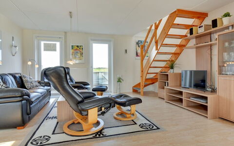 Jovanka - 2.3Km from the Sea: Meubilair, Interieur Ontwerp, Flooring, Hout, Verdieping, Woonkamer, Appartement, Kamer, Plafond, Bankstel