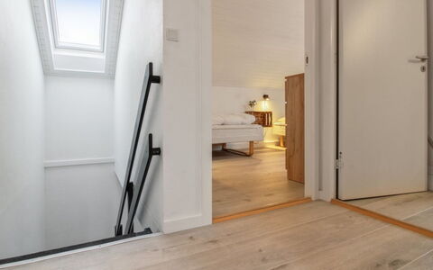 Gaida - 2.3Km from the Sea: Plafond, Flooring, Interieur Ontwerp, Verdieping, Samengesteld Materiaal, Meubilair, Toevlucht, Hotel, Ontwerp, Daylighting